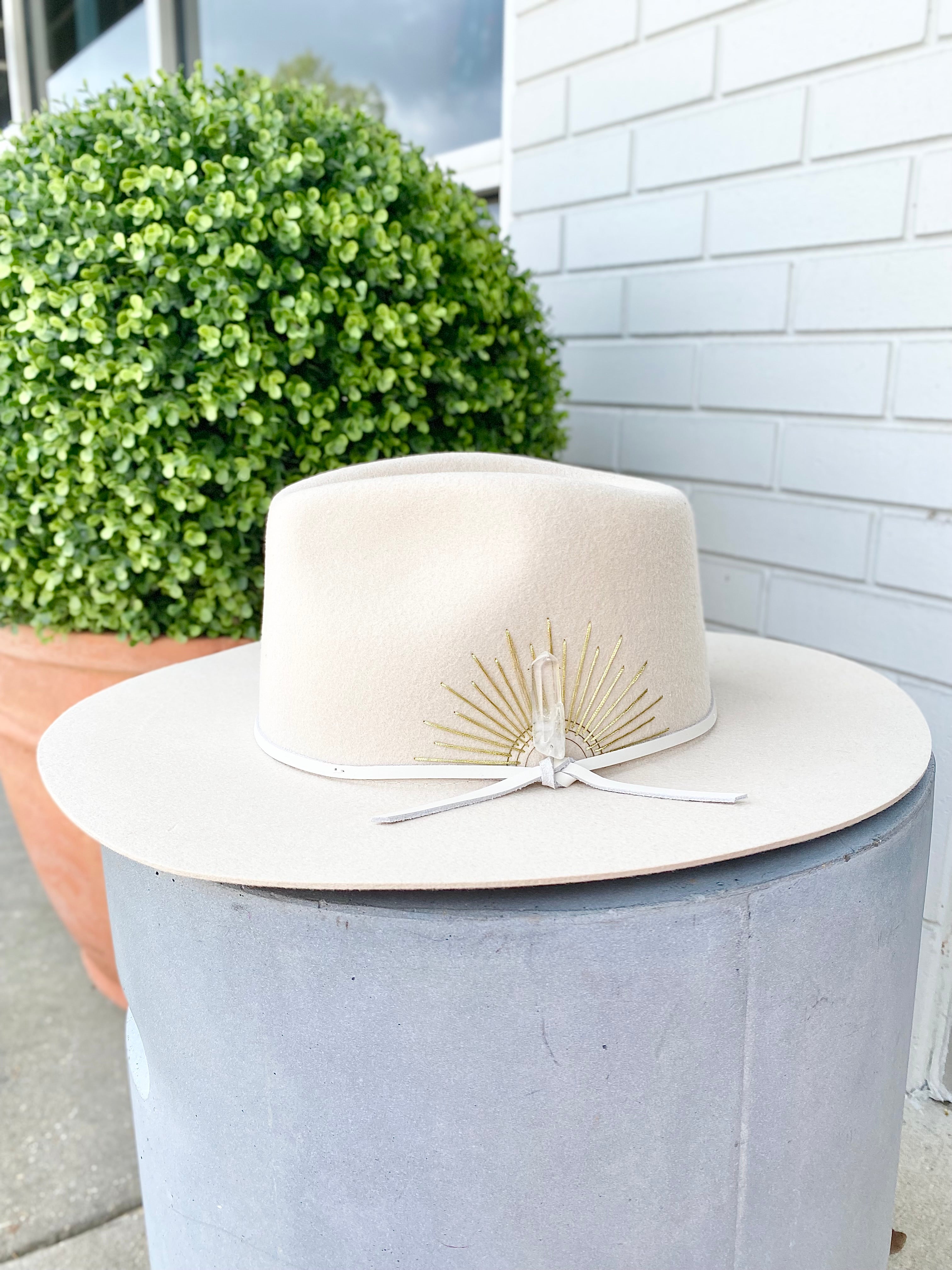 Mcvie Hat Bone