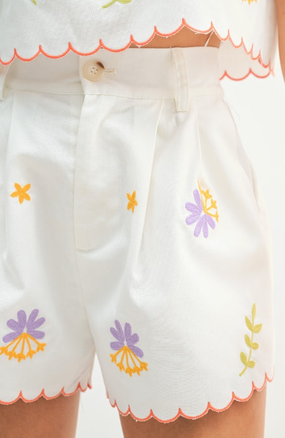 Embroidered Scallop Set Off White