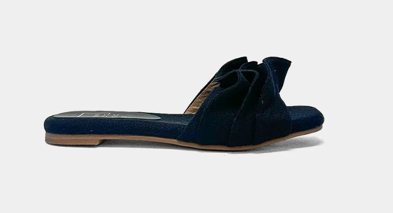 Ruffle Sandal Black