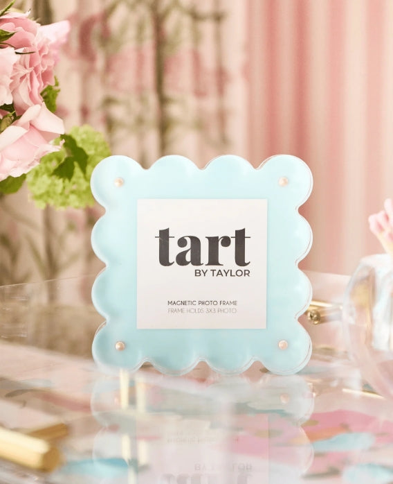 Mini Scalloped Picture Frame