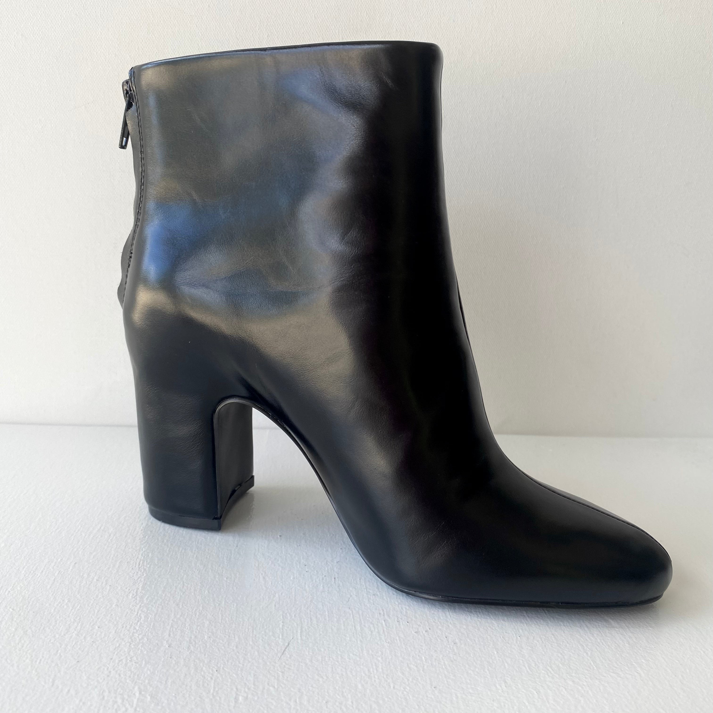 Noel Bootie Black