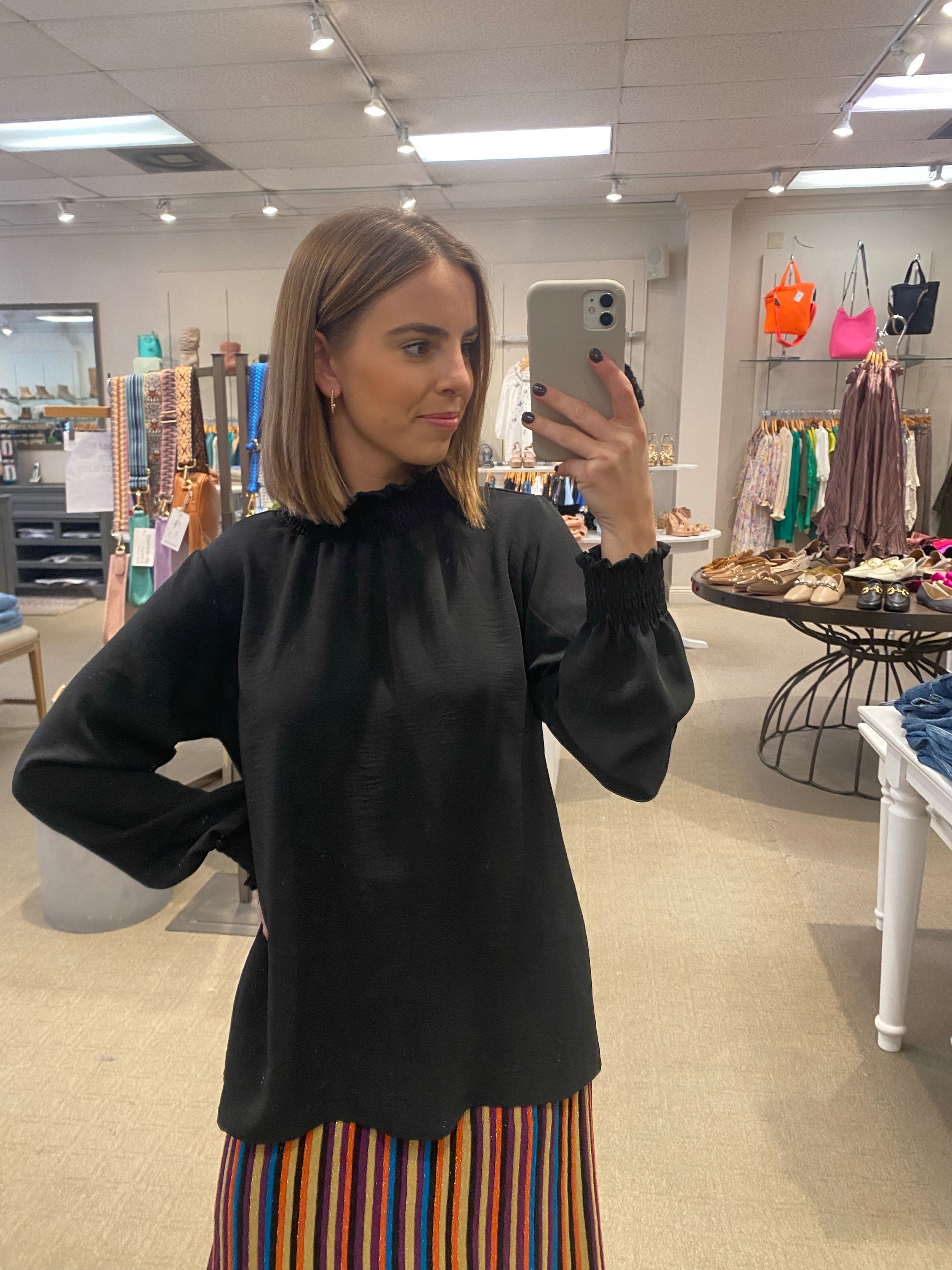Della Top Black